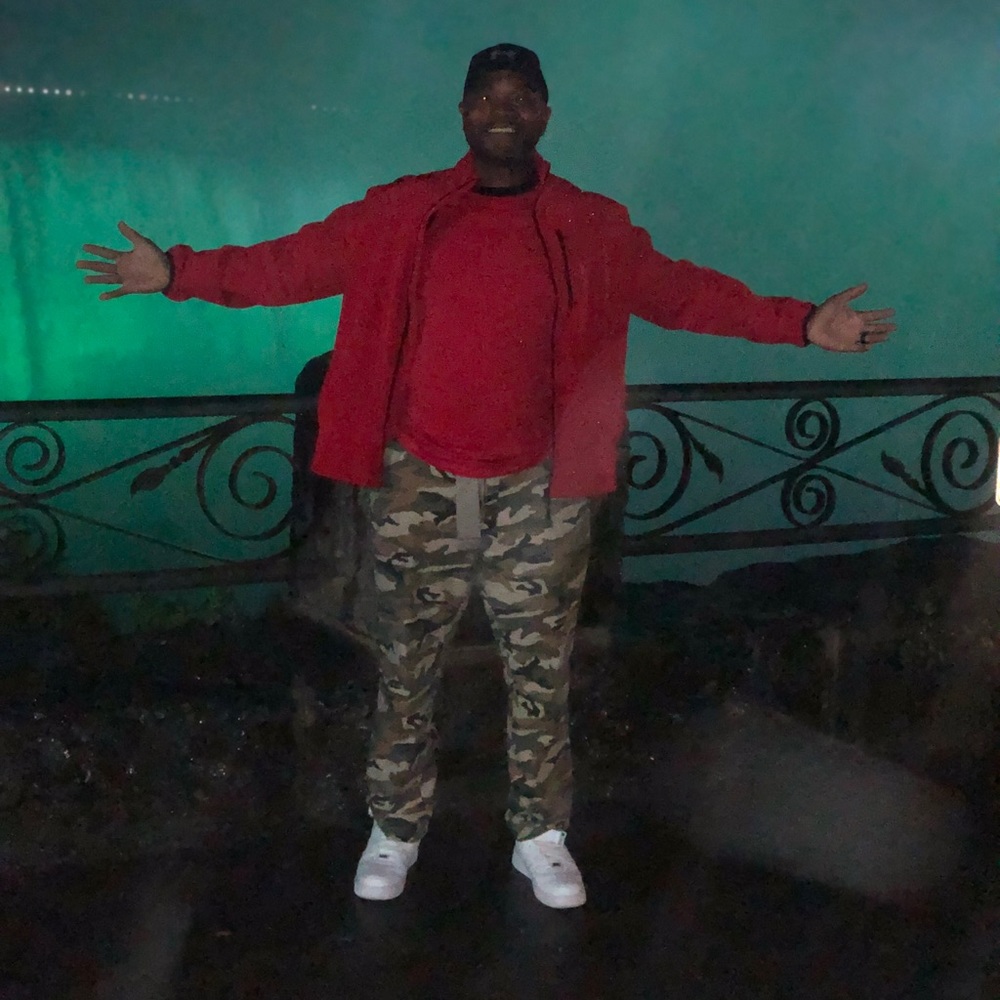 Meet your Posher, Cedric